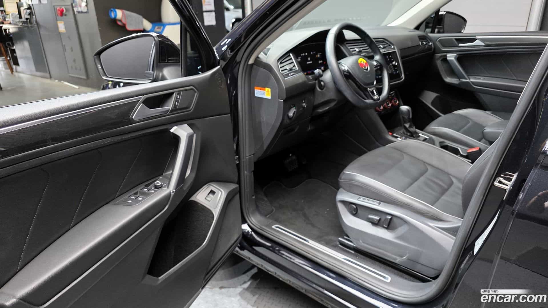 Tiguan Volkswagen 2020.11-INNER-010