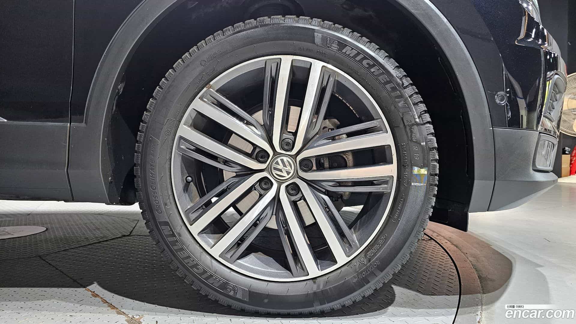 Tiguan Volkswagen 2020.11-OUTER-031