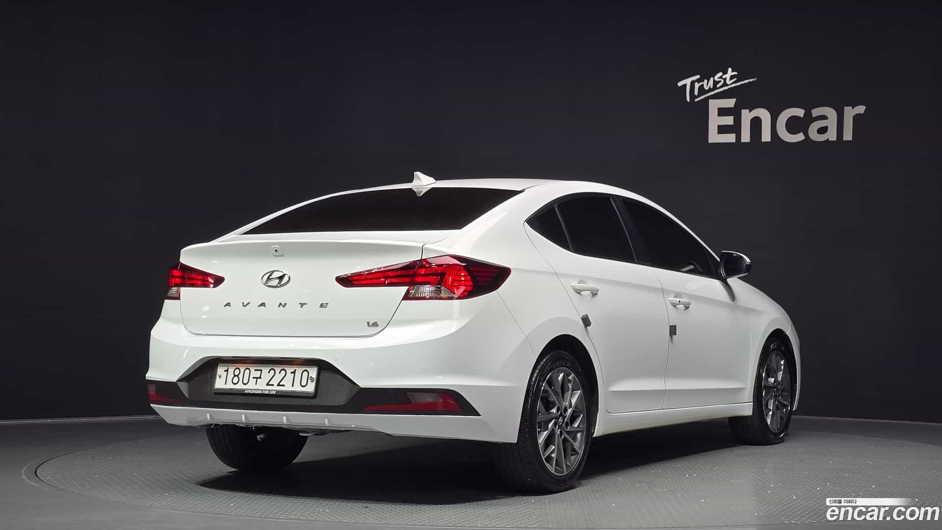 AVANTE Hyundai 2019.9-OUTER-002