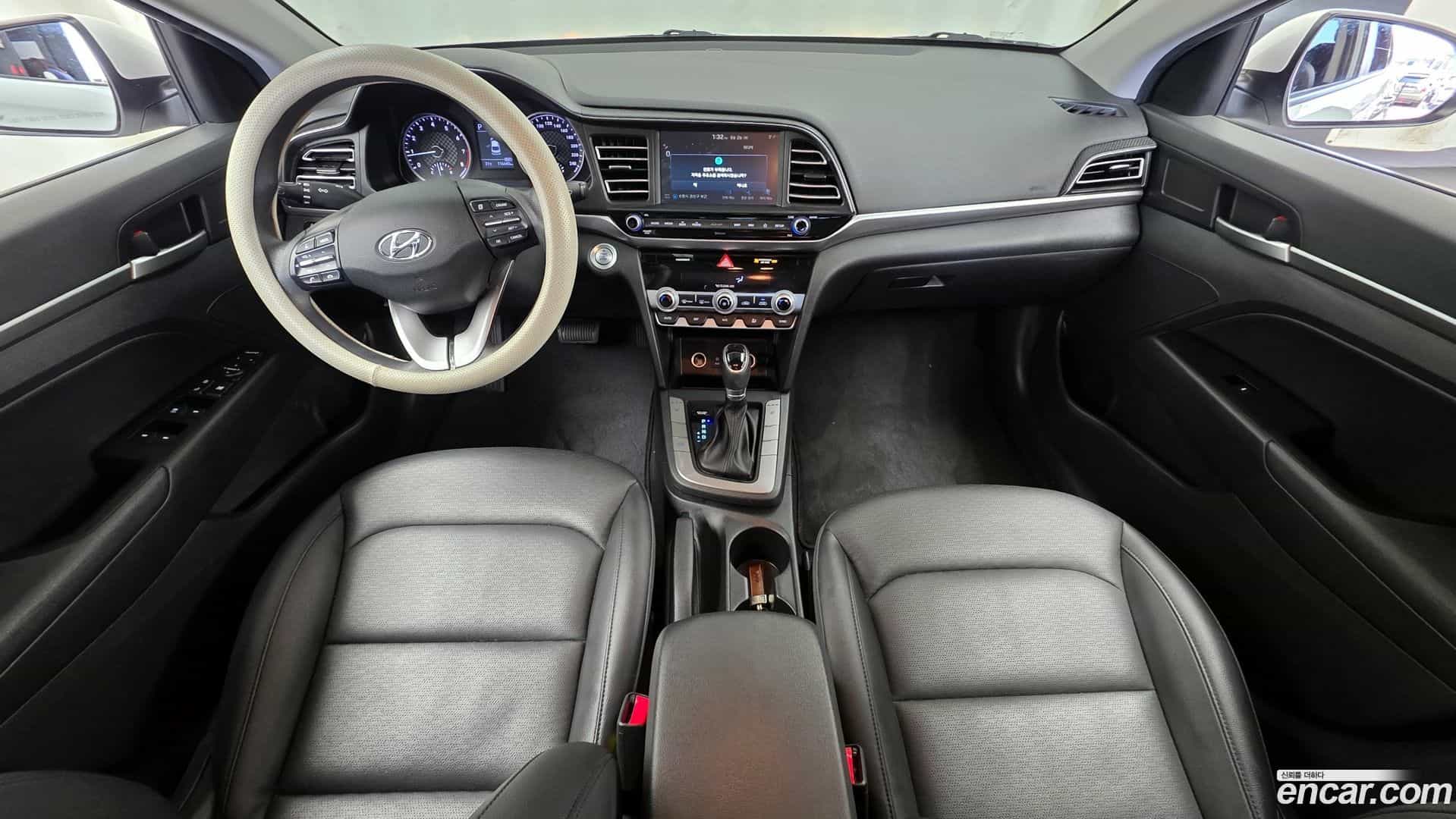 AVANTE Hyundai 2019.9-INNER-007