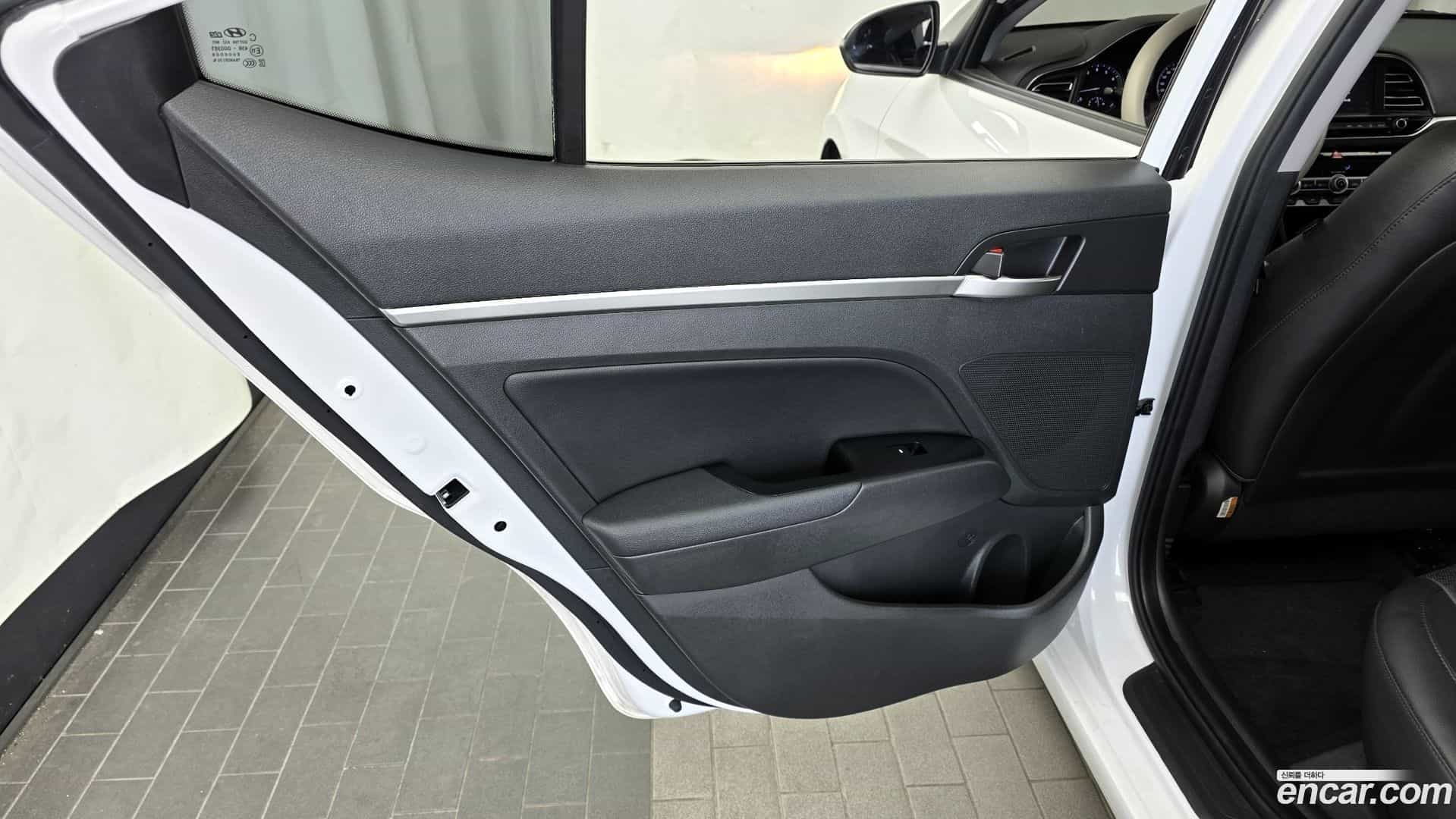 AVANTE Hyundai 2019.9-INNER-035