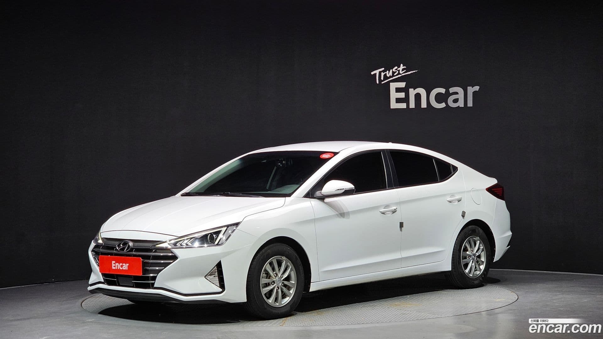 Main__Slider__Photo:AVANTE Hyundai 2019.6-0
