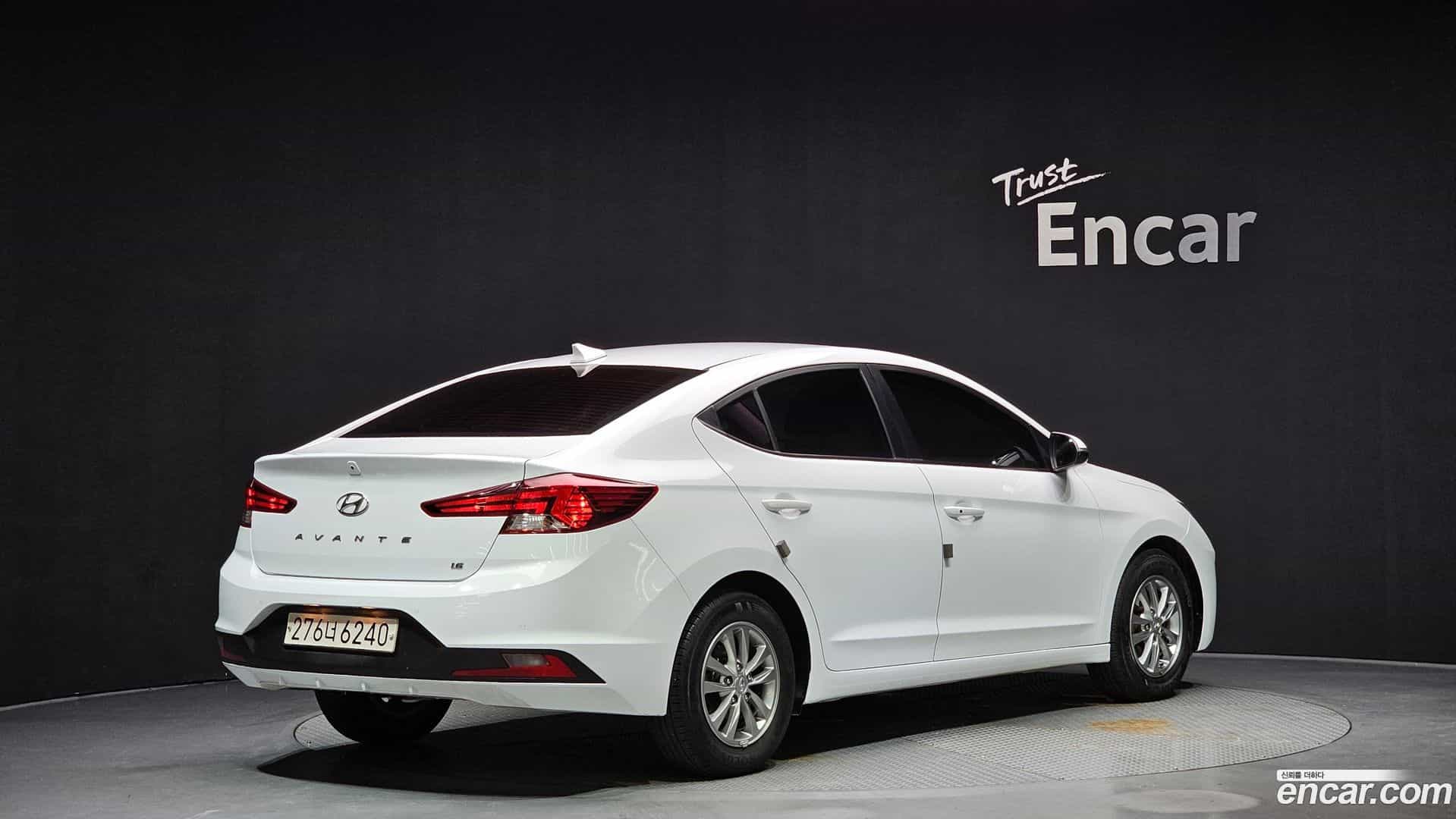 AVANTE Hyundai 2019.6-OUTER-002