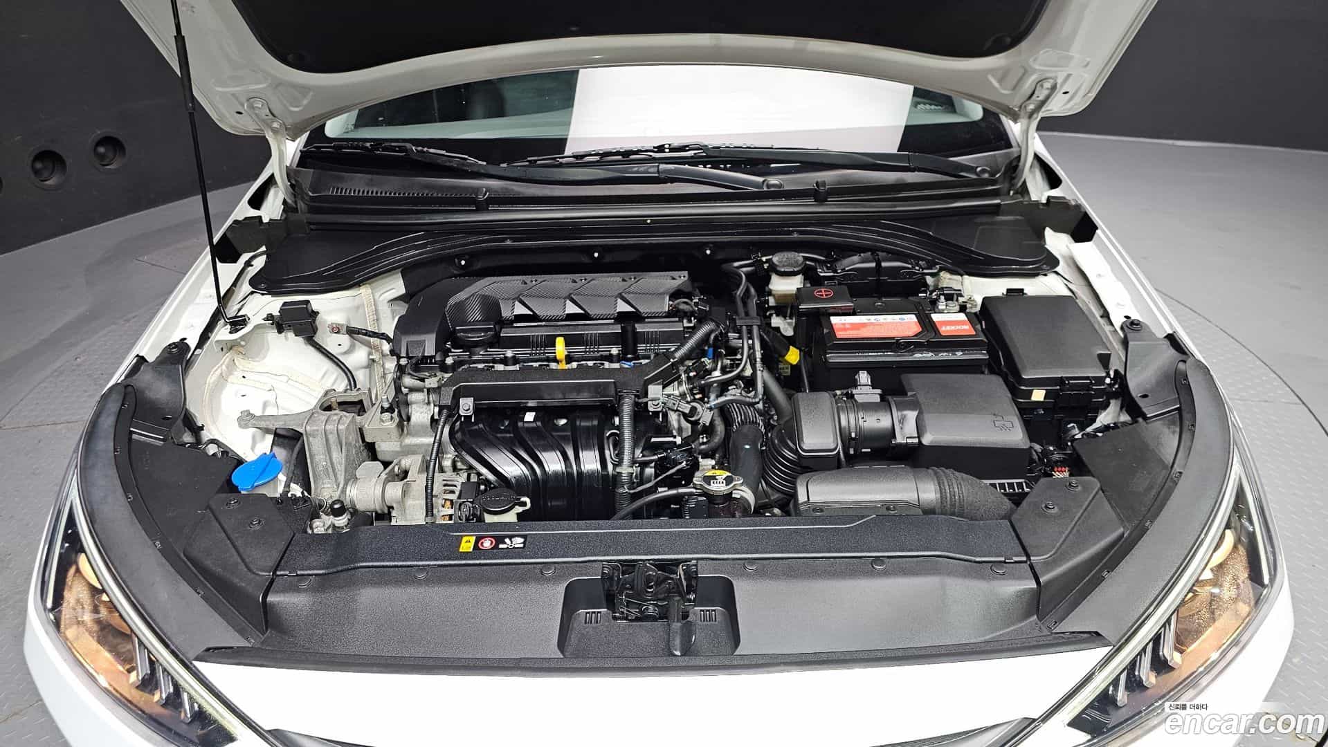 AVANTE Hyundai 2019.6-OUTER-006
