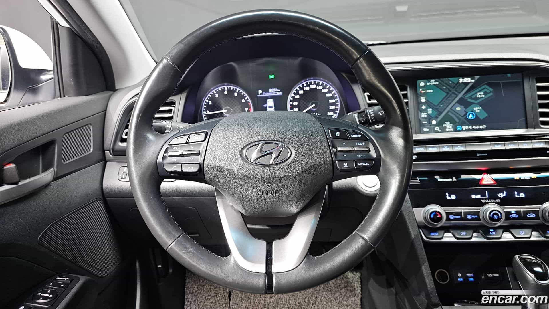 AVANTE Hyundai 2019.6-OPTION-016