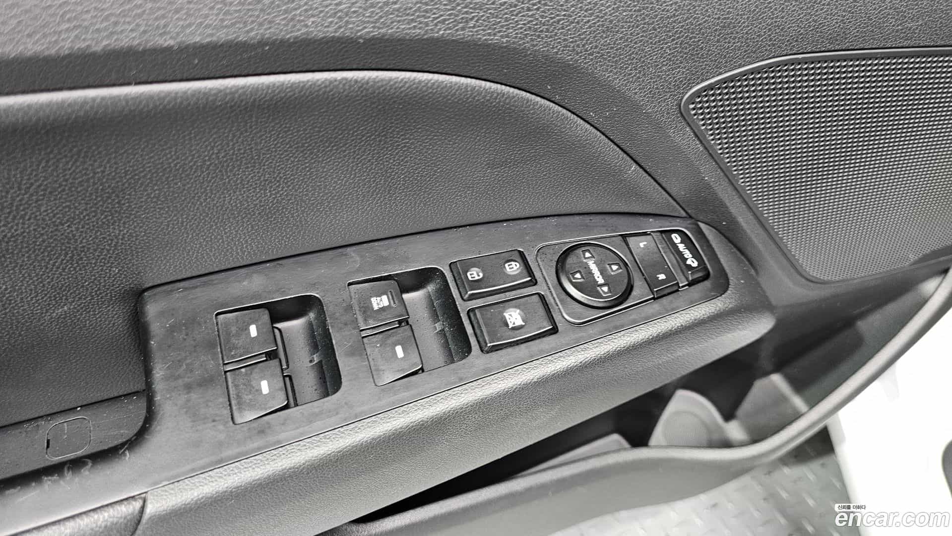 AVANTE Hyundai 2019.6-OPTION-020