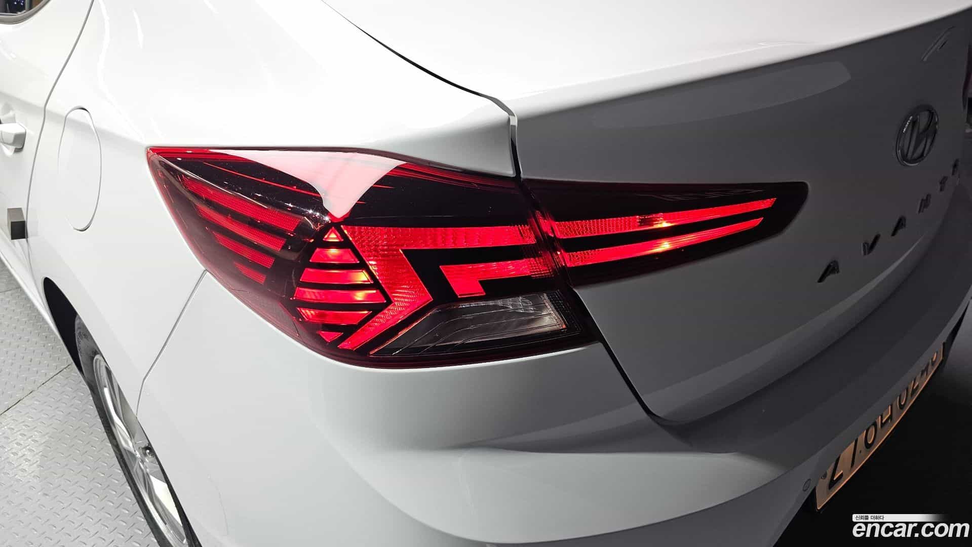 AVANTE Hyundai 2019.6-OUTER-033
