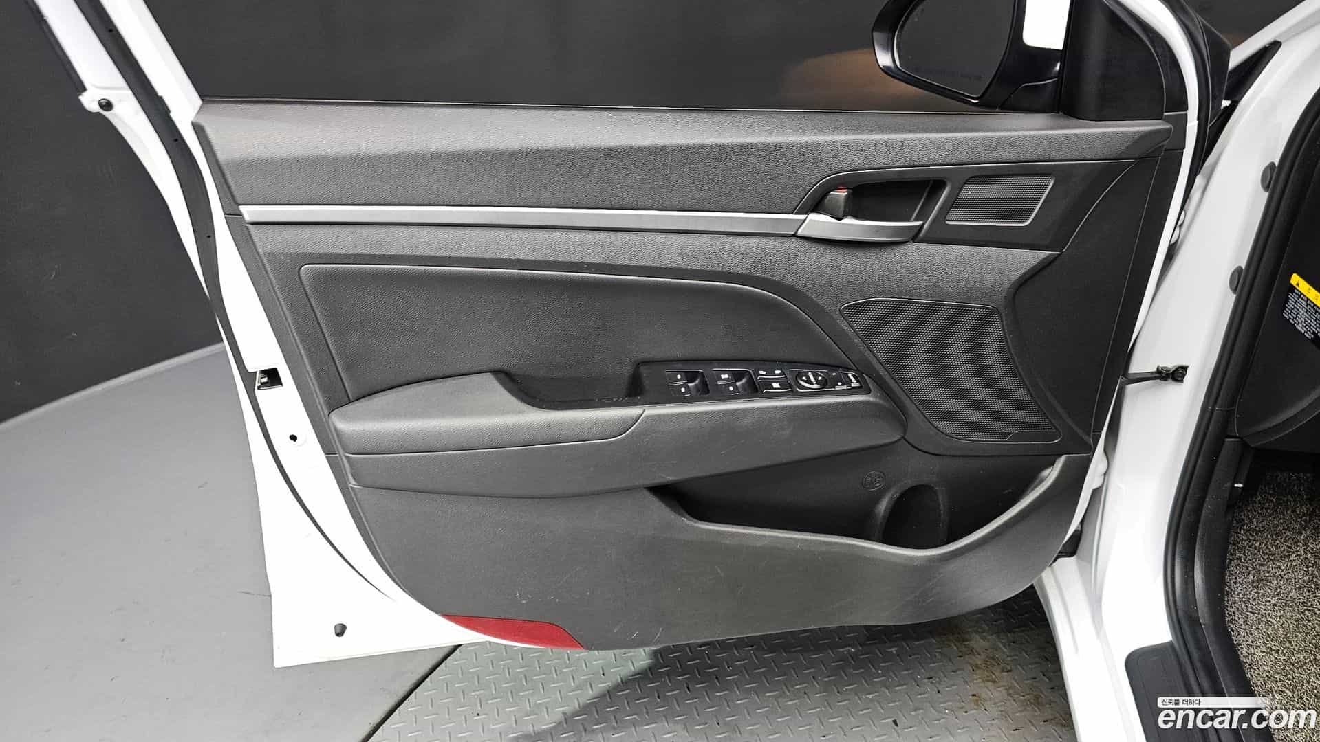 AVANTE Hyundai 2019.6-INNER-034