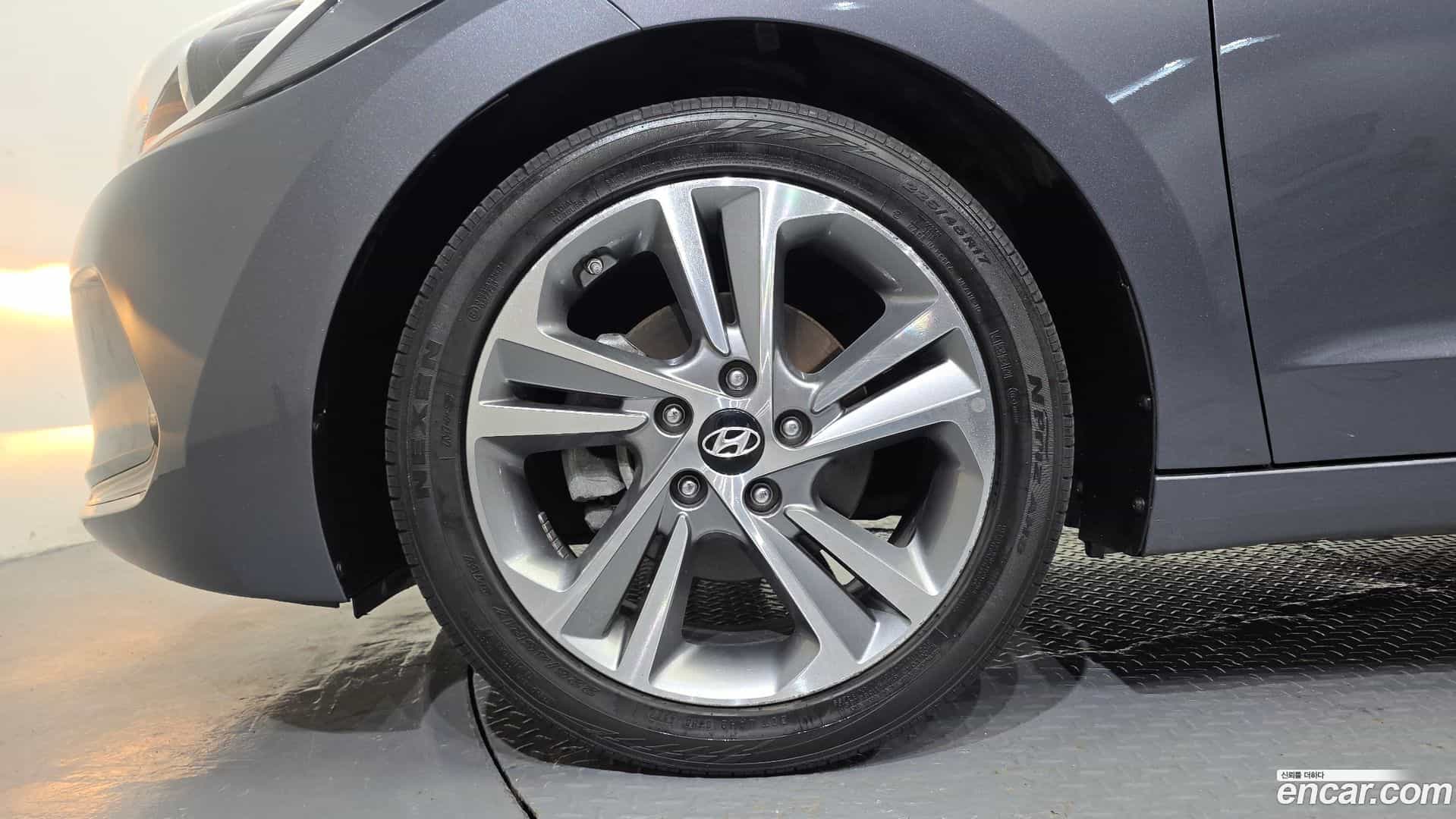 AVANTE Hyundai 2018.0-OUTER-005