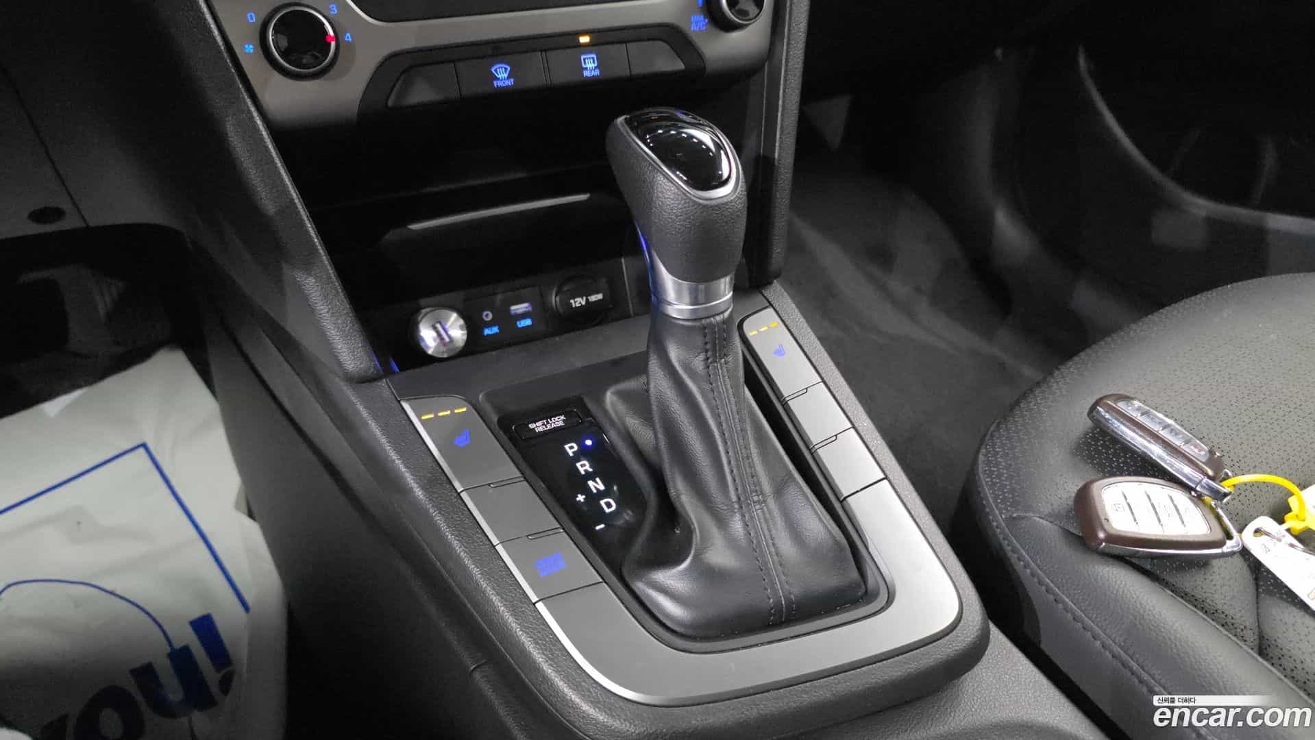 AVANTE Hyundai 2018.0-INNER-009