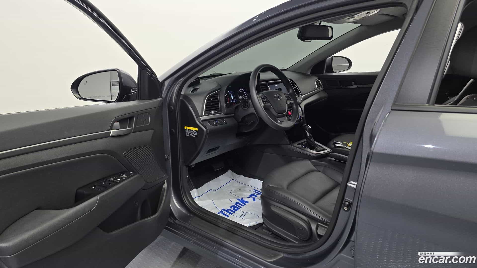 AVANTE Hyundai 2018.0-INNER-010