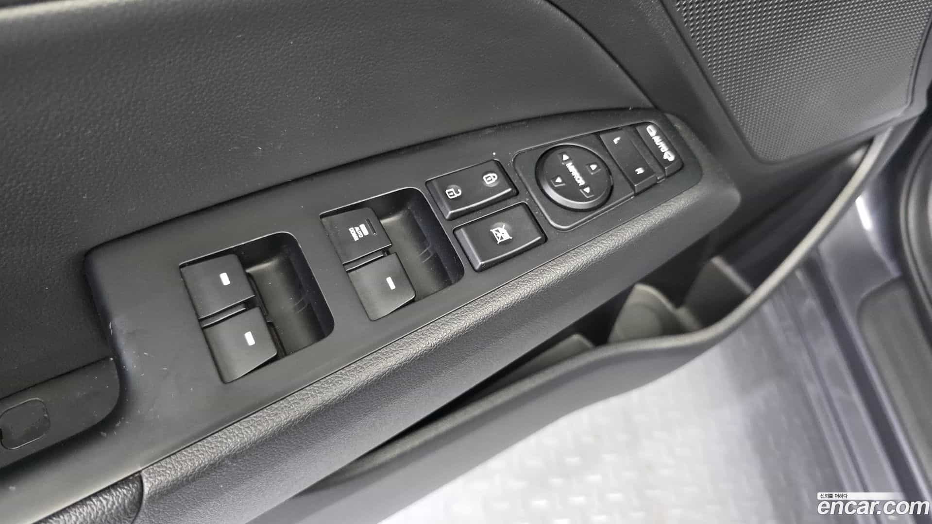 AVANTE Hyundai 2018.0-OPTION-017