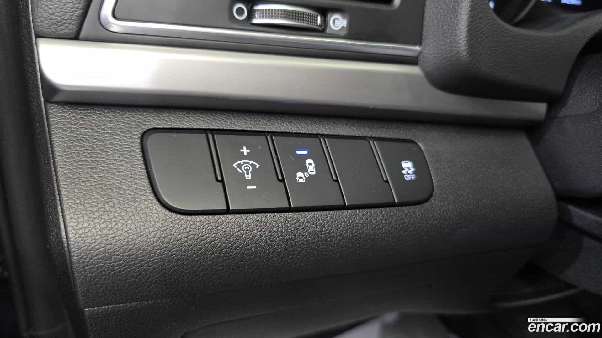 AVANTE Hyundai 2018.0-OPTION-018