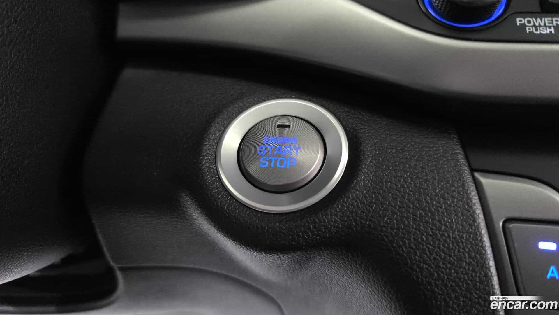 AVANTE Hyundai 2018.0-OPTION-041