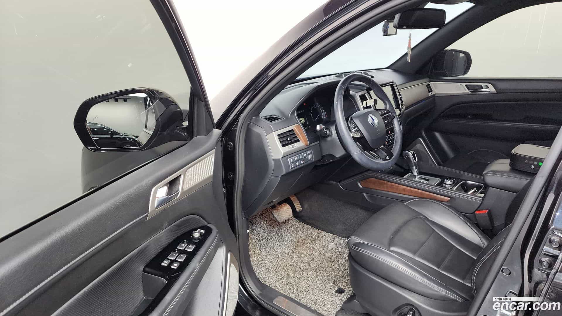 Rexton KG Mobility 2018.5-INNER-010