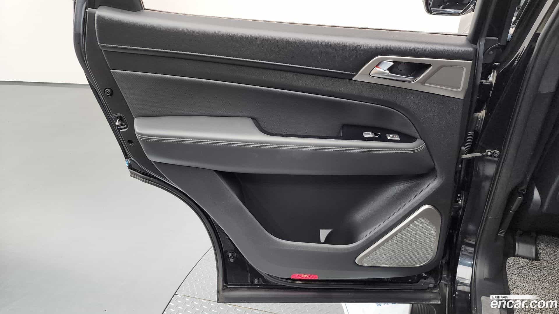 Rexton KG Mobility 2018.5-INNER-035