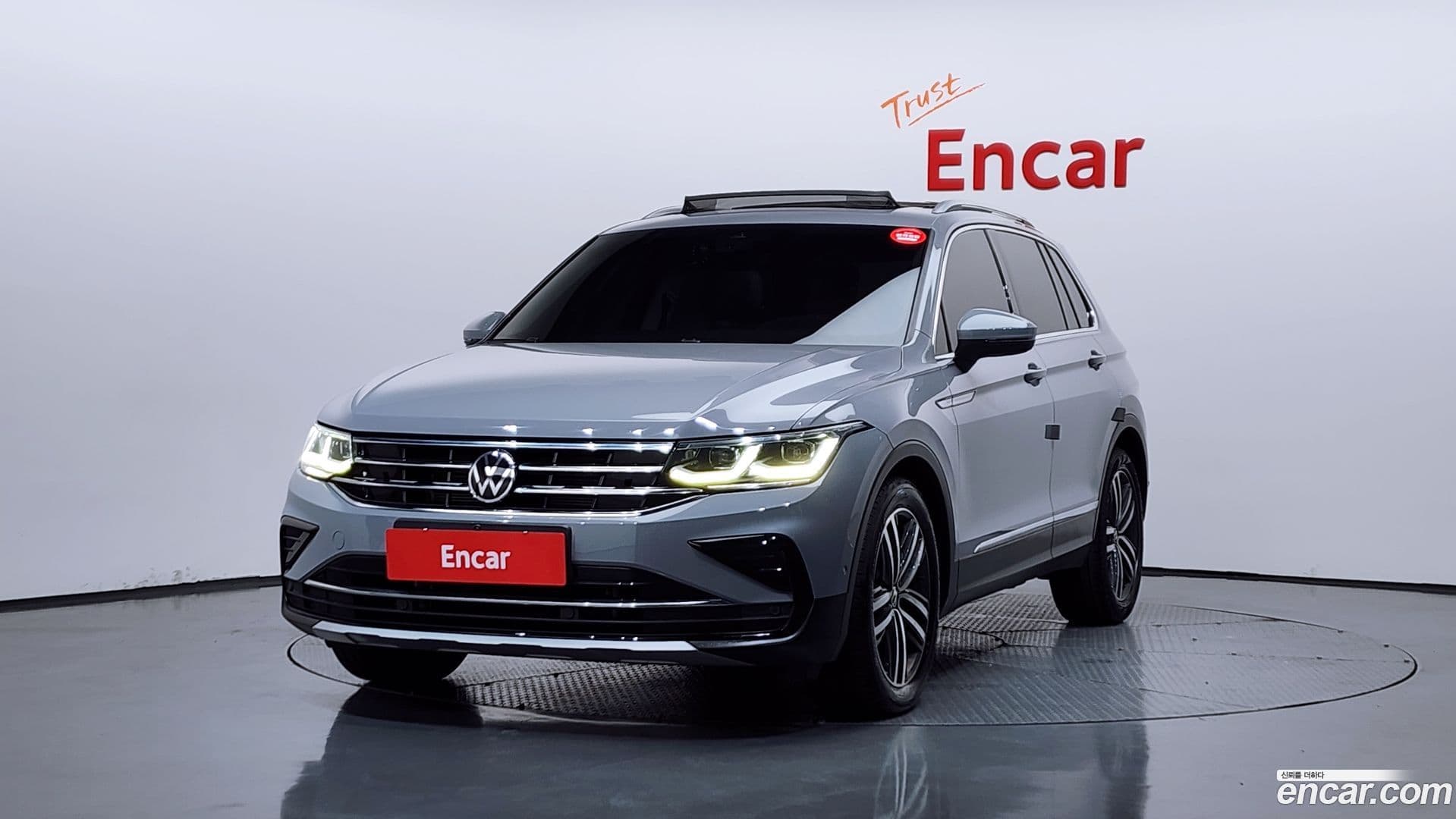 Main__Slider__Photo:Tiguan Volkswagen 2021.7-0