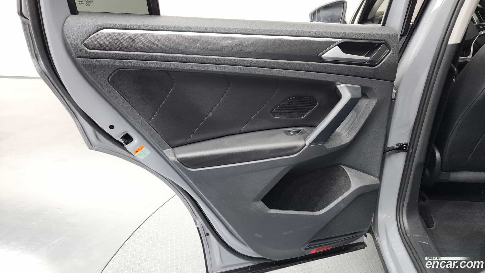 Tiguan Volkswagen 2021.7-INNER-035