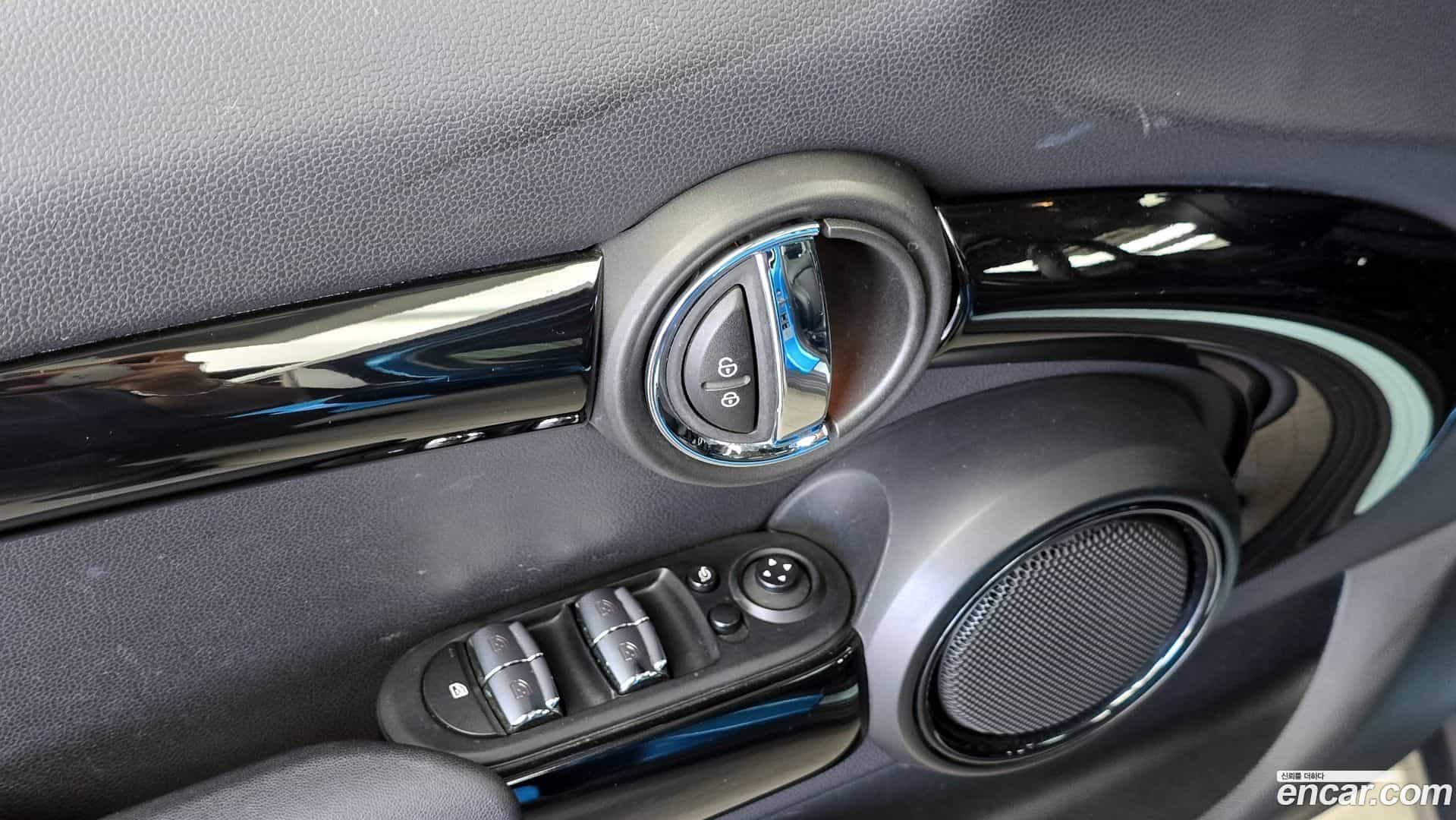 Cooper Mini 2018.4-OPTION-041