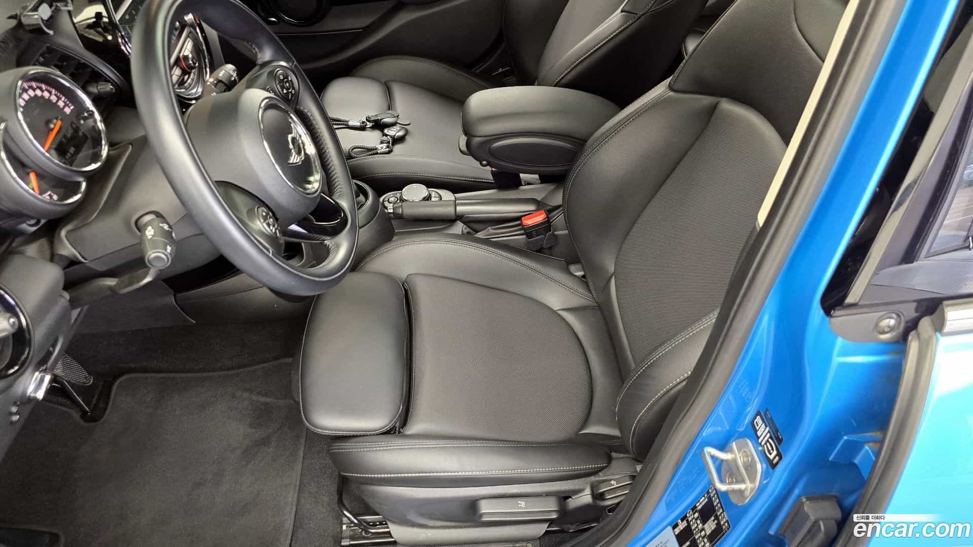Cooper Mini 2018.4-OPTION-042