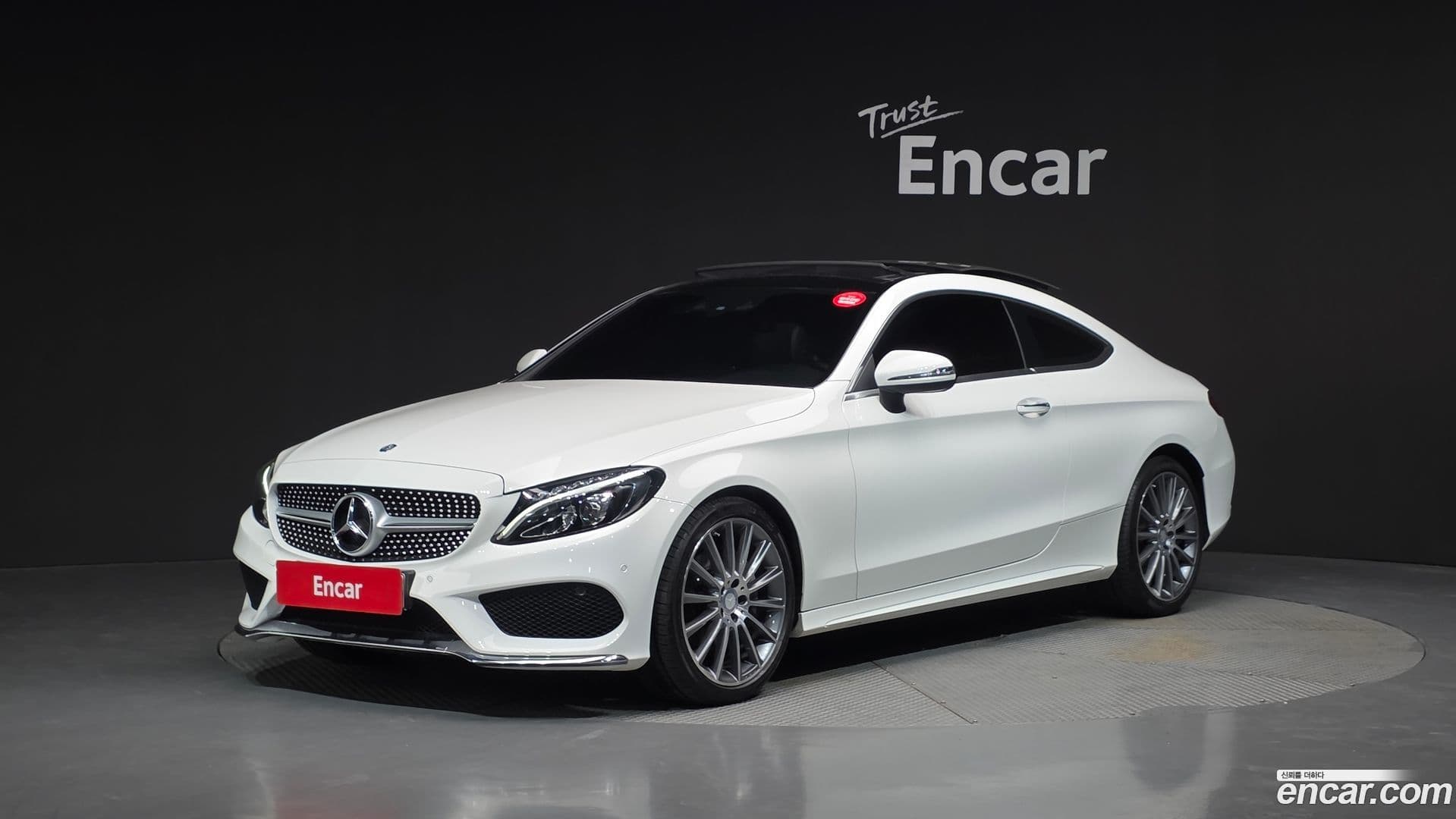 Main__Slider__Photo:C-Class Mercedes-Benz 2017.0-0