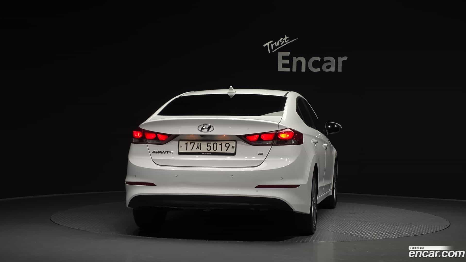 AVANTE Hyundai 2017.9-OUTER-004