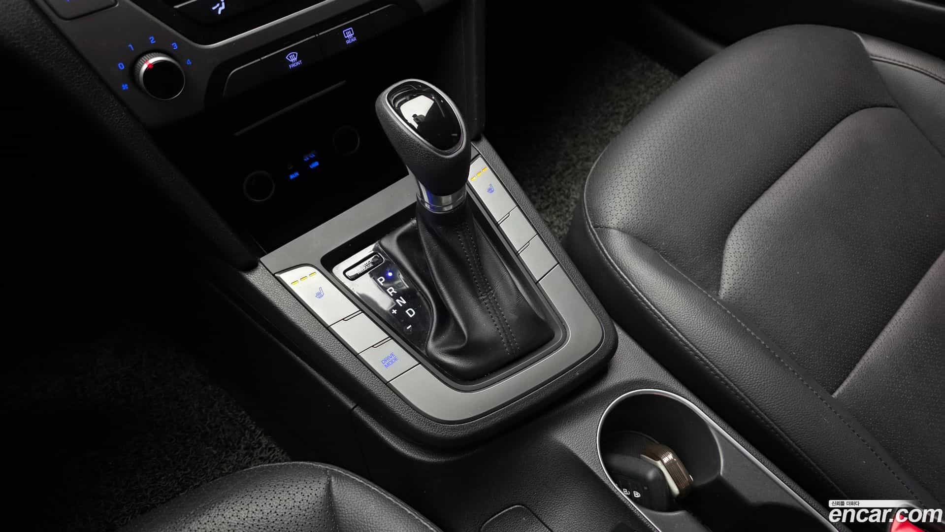 AVANTE Hyundai 2017.9-INNER-009