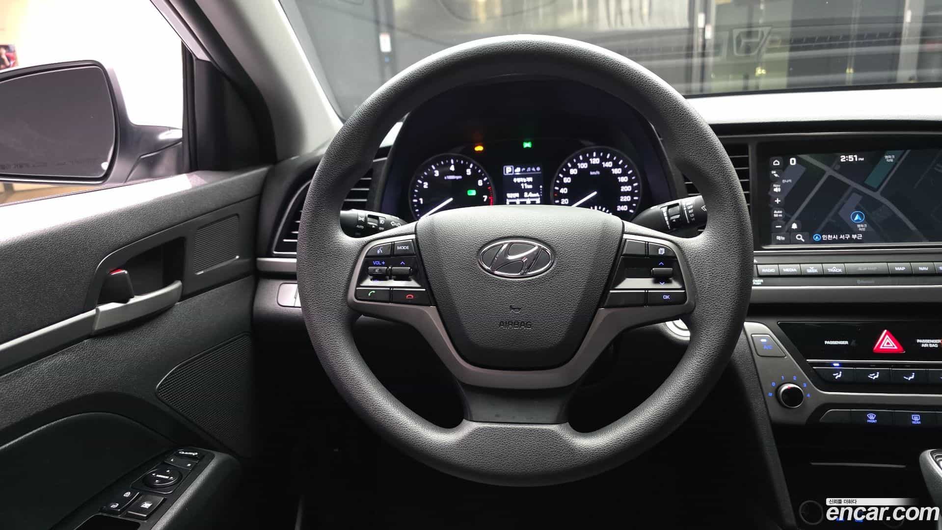 AVANTE Hyundai 2017.9-OPTION-017