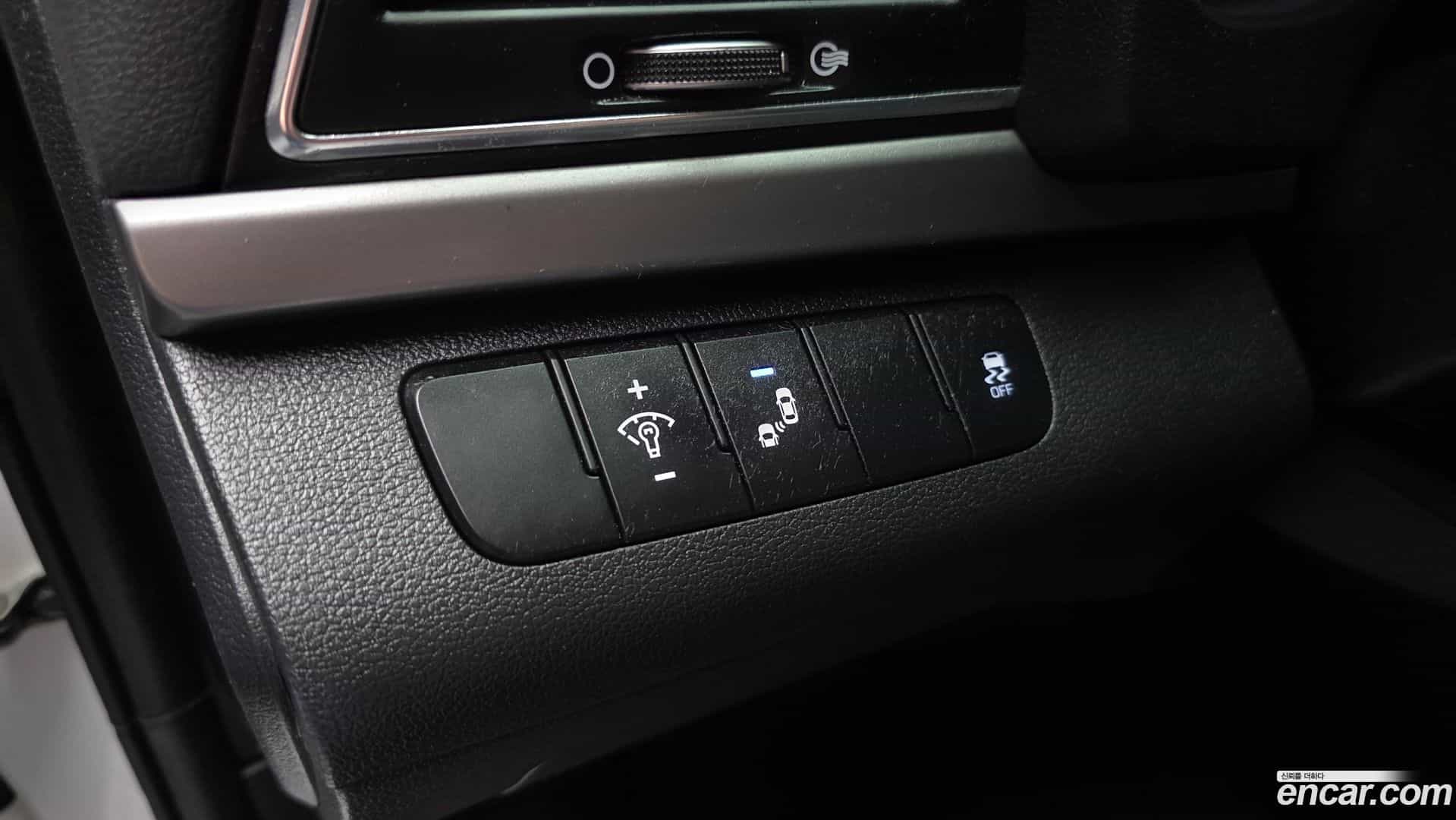 AVANTE Hyundai 2017.9-OPTION-022