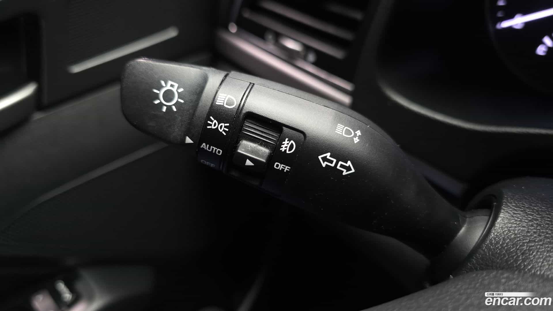 AVANTE Hyundai 2017.9-OPTION-041