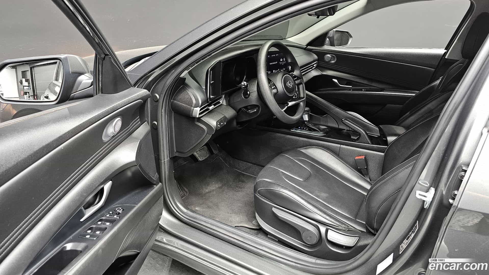 AVANTE Hyundai 2022.4-OPTION-015