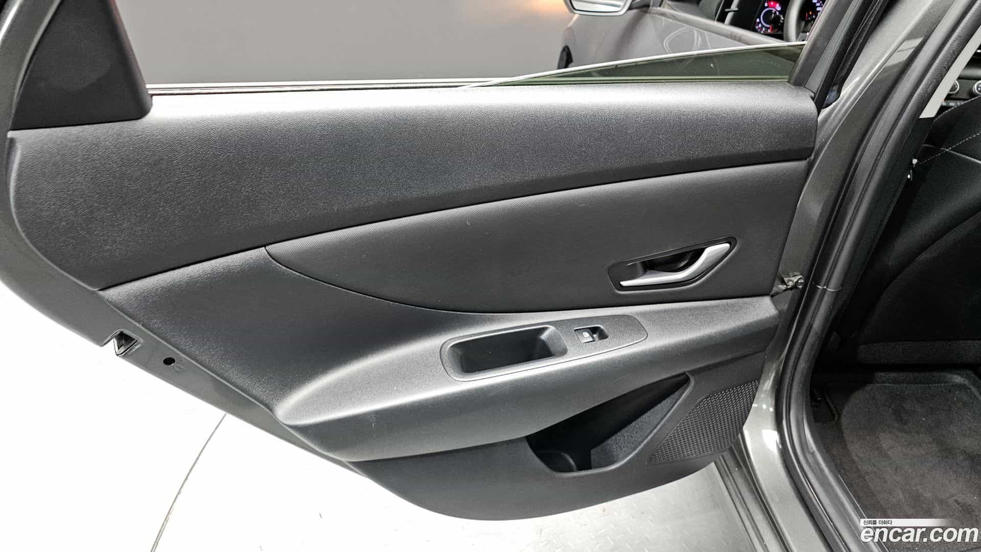 AVANTE Hyundai 2022.4-INNER-035