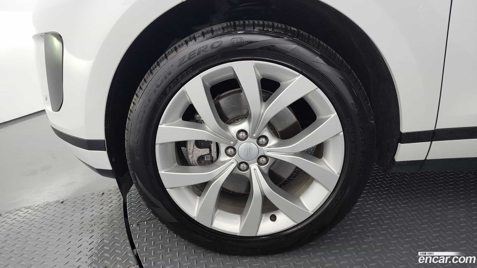 Range Rover Evoque Land Rover 2023.5-OUTER-005