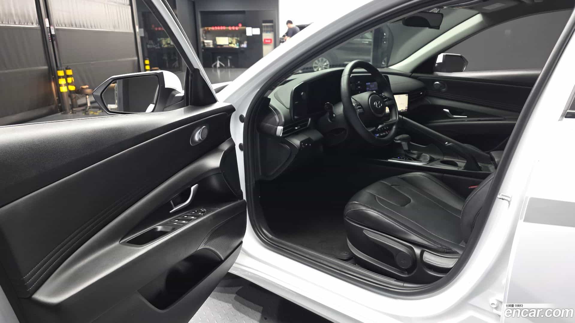 AVANTE Hyundai 2022.2-INNER-010