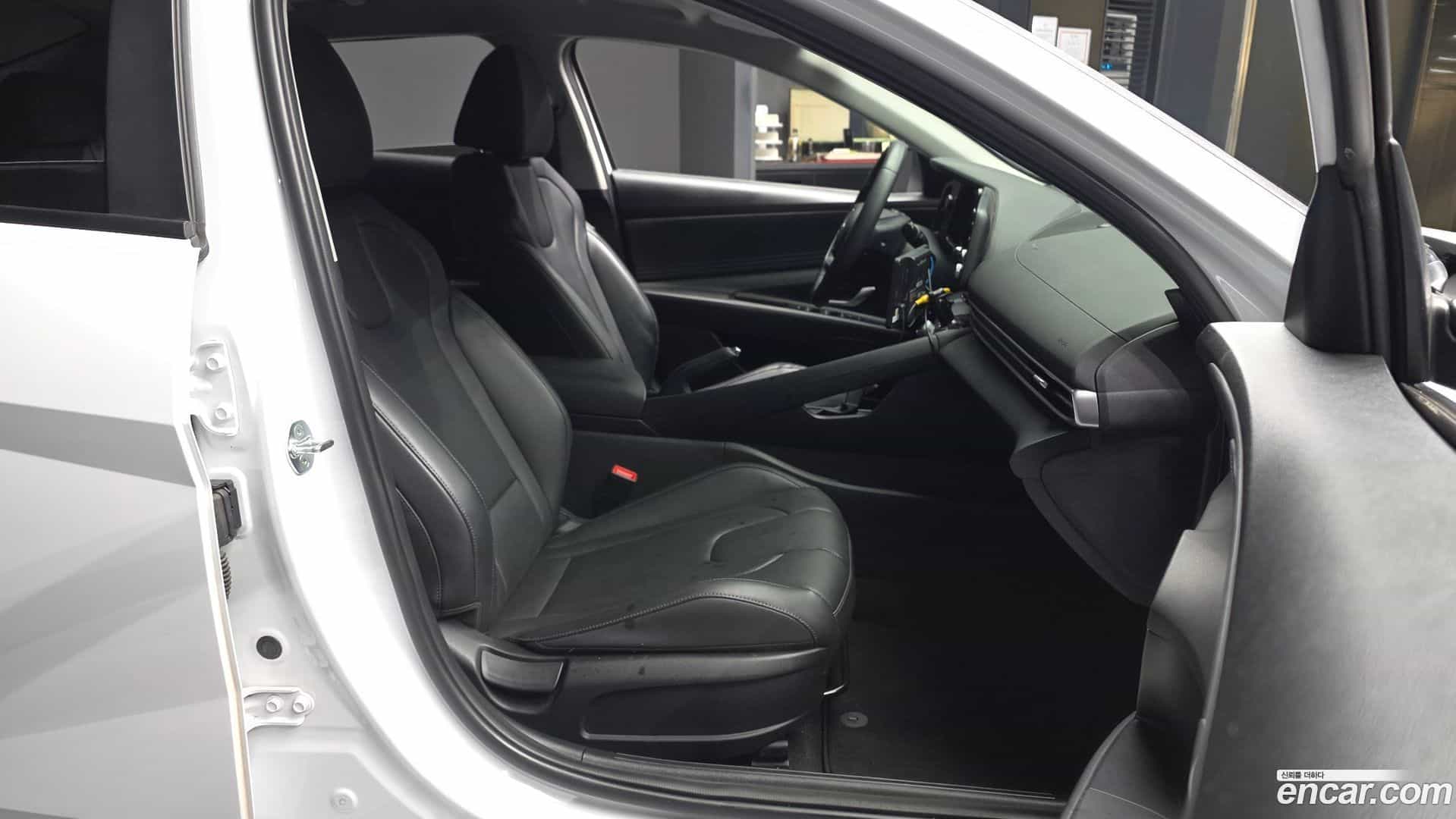 AVANTE Hyundai 2022.2-OPTION-015