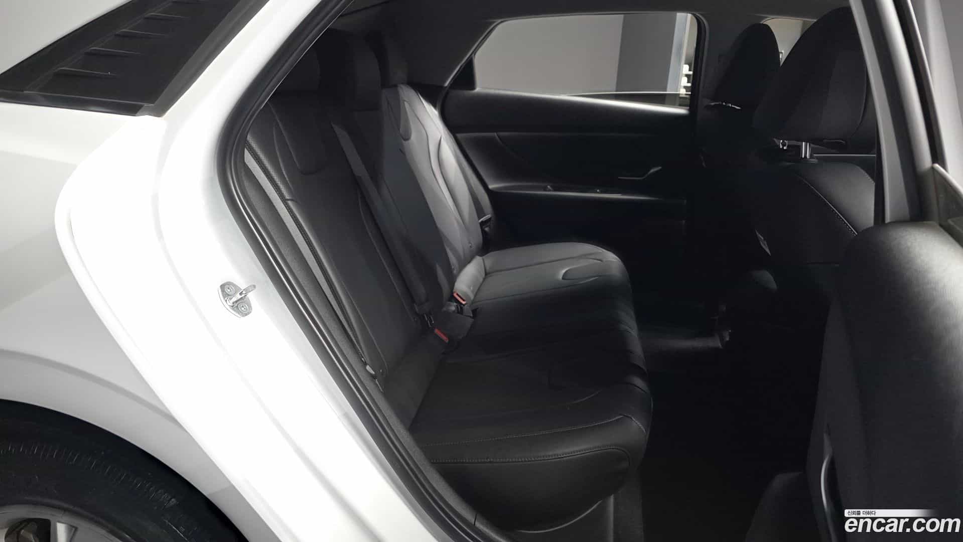 AVANTE Hyundai 2022.2-OPTION-016