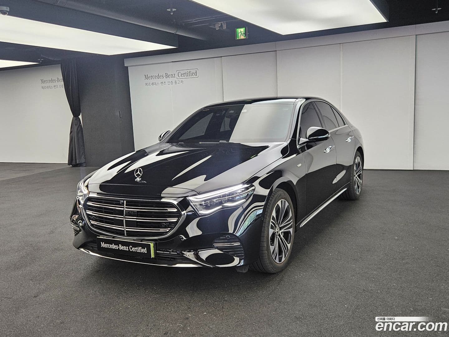 Main__Slider__Photo:E-Class Mercedes-Benz 2025.7-0