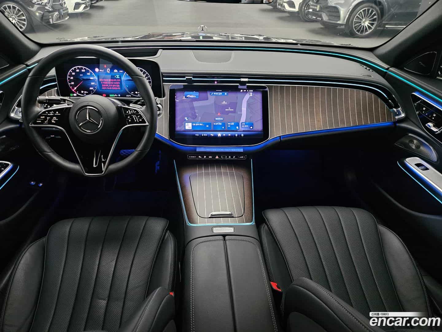 E-Class Mercedes-Benz 2025.7-INNER-008