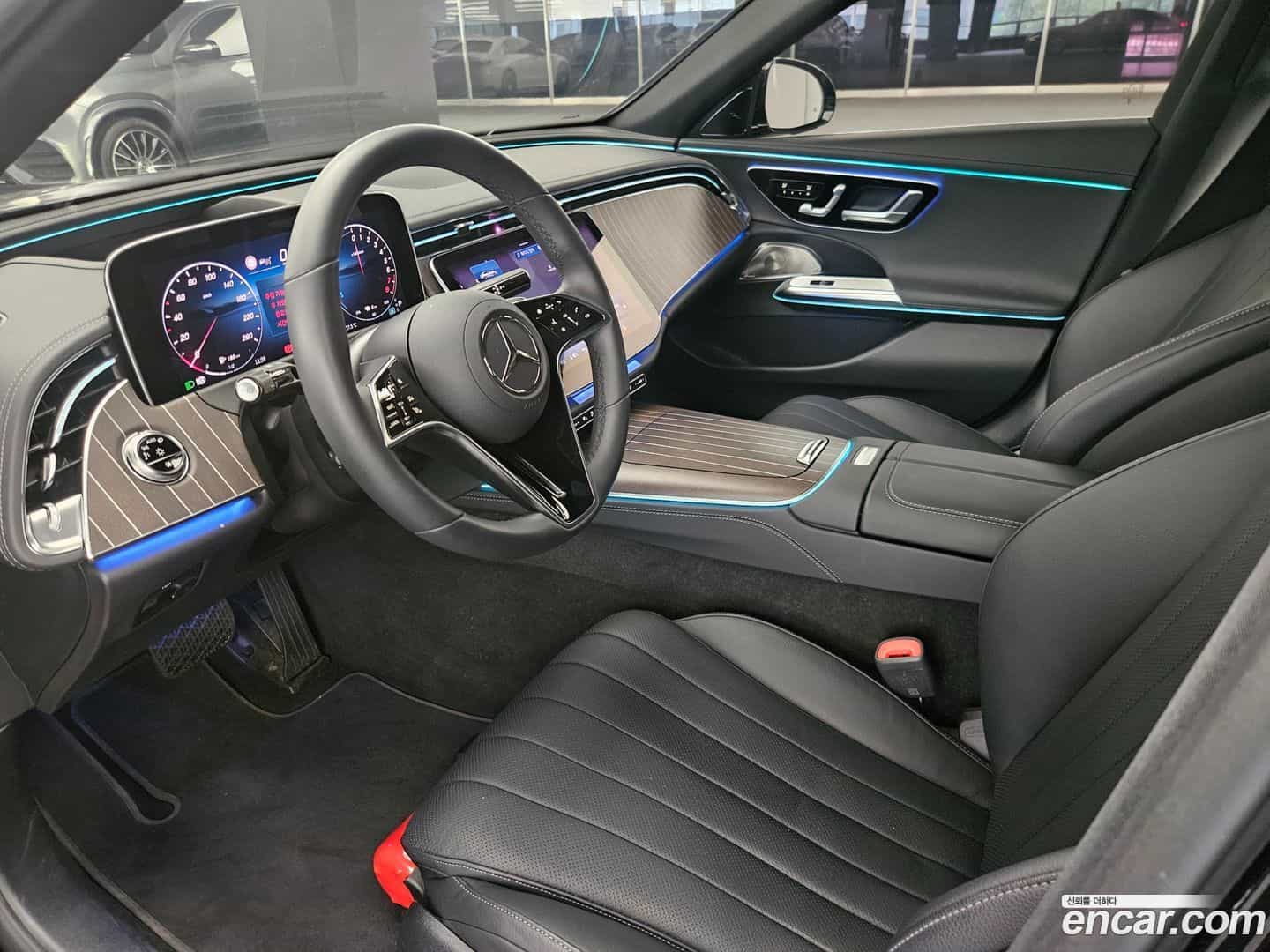 E-Class Mercedes-Benz 2025.7-INNER-009
