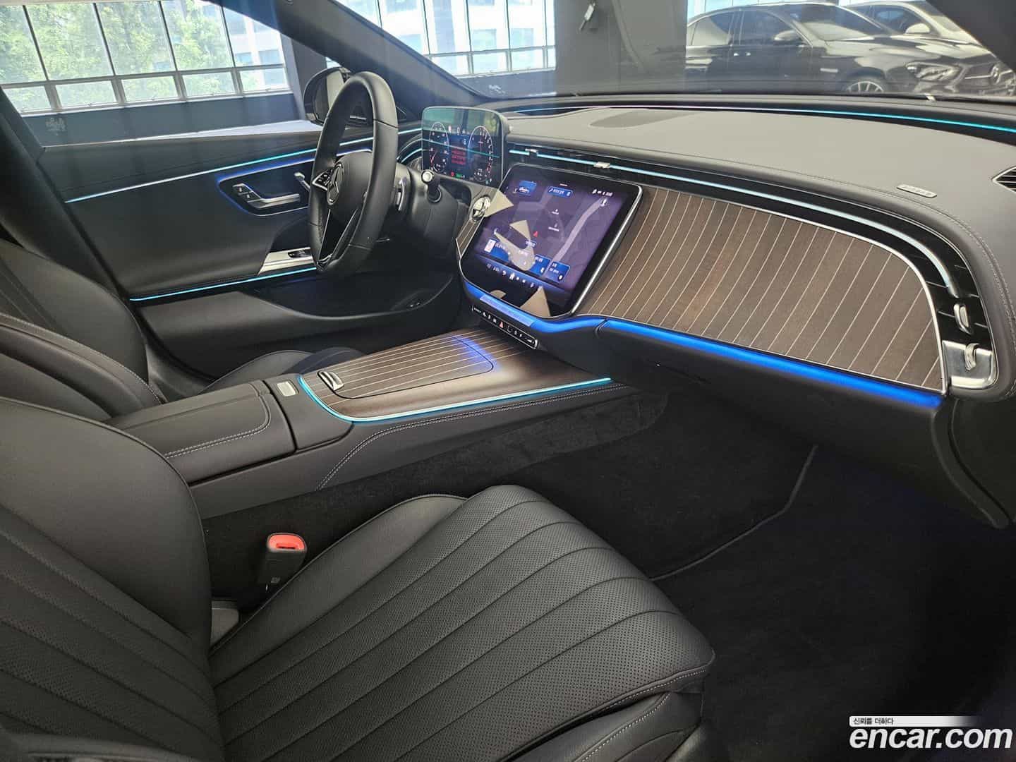 E-Class Mercedes-Benz 2025.7-OPTION-015