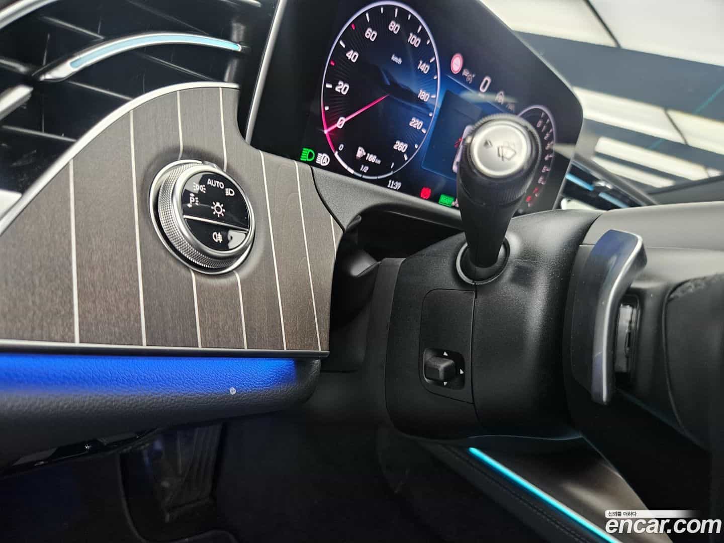 E-Class Mercedes-Benz 2025.7-OPTION-019