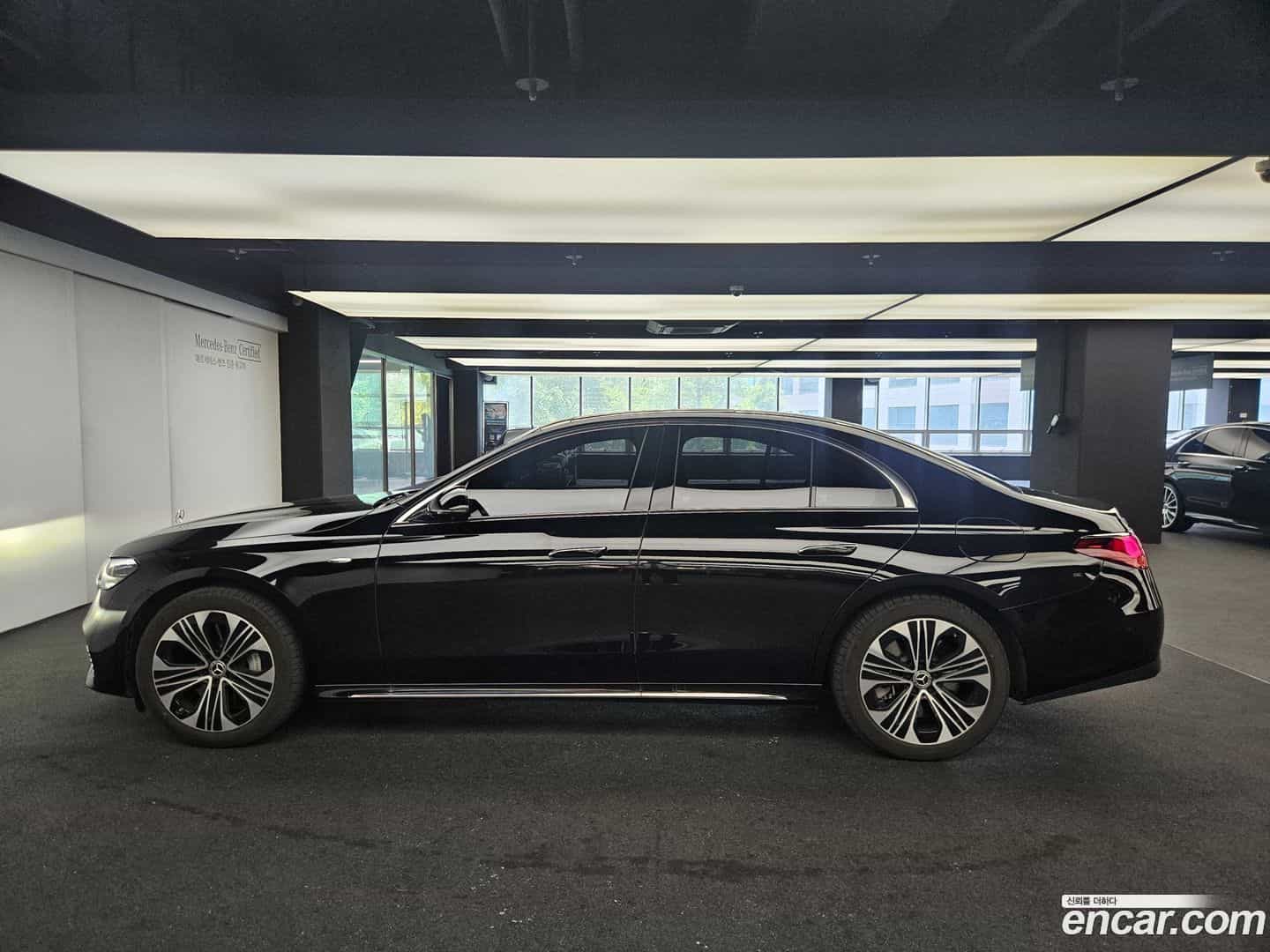 E-Class Mercedes-Benz 2025.7-OPTION-023