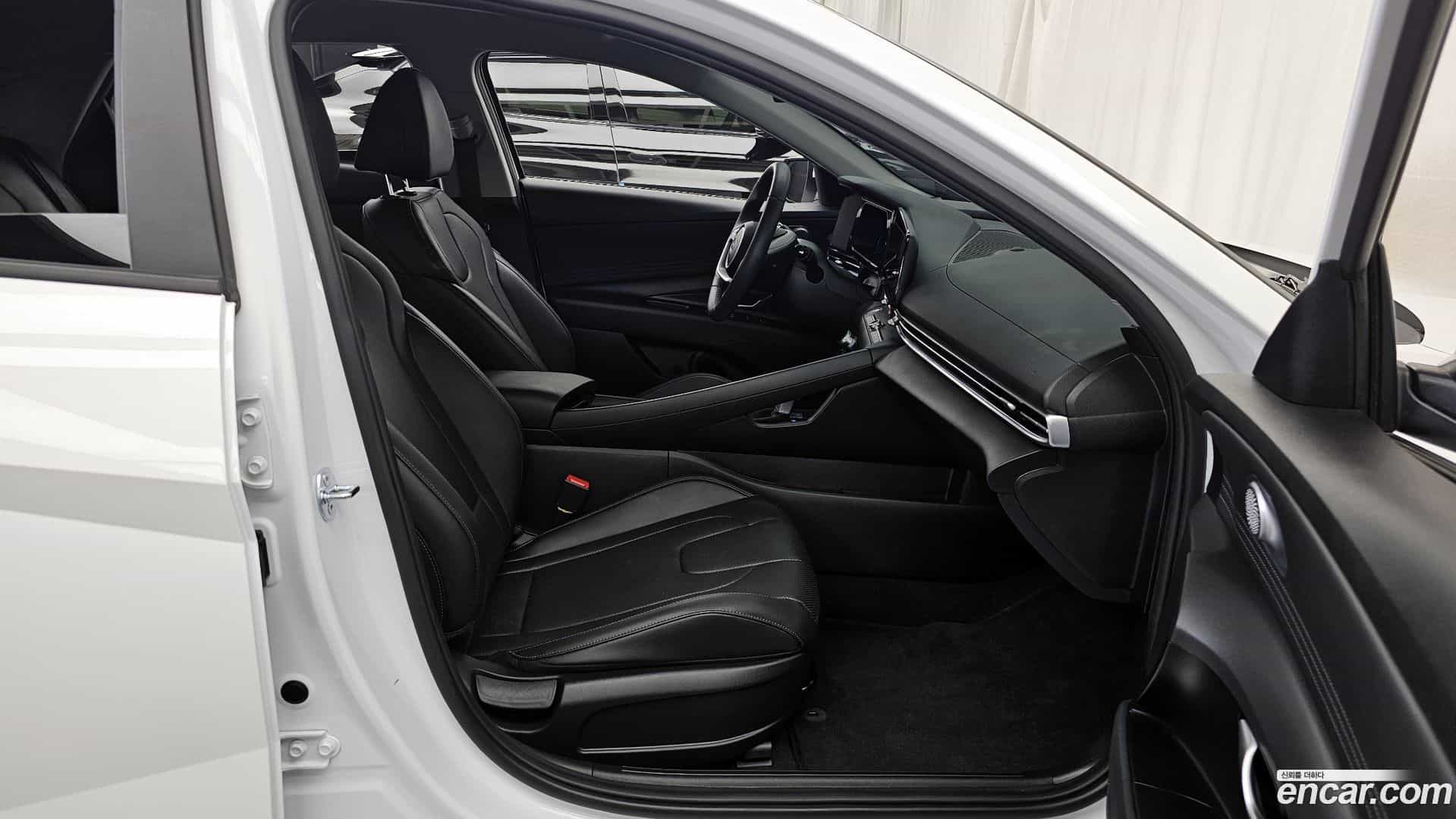 AVANTE Hyundai 2025.9-OPTION-015