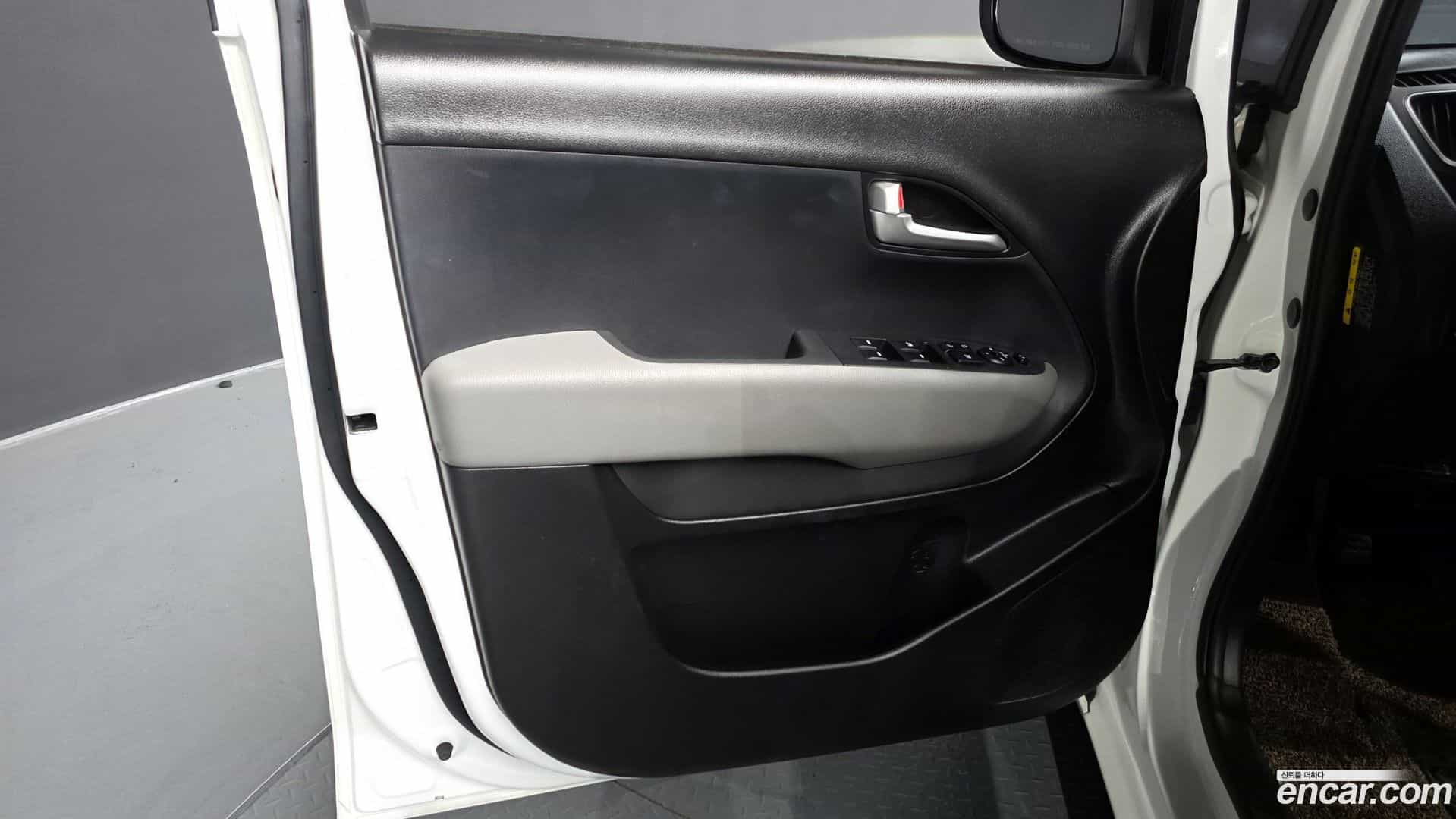 RAY Kia 2022.5-INNER-034