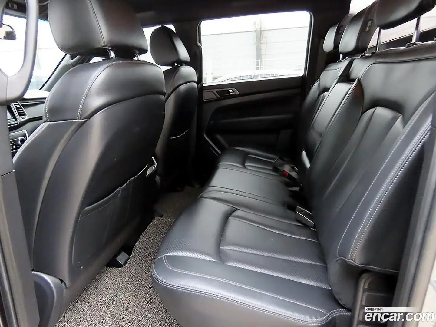Rexton KG Mobility 2022.2-INNER-008