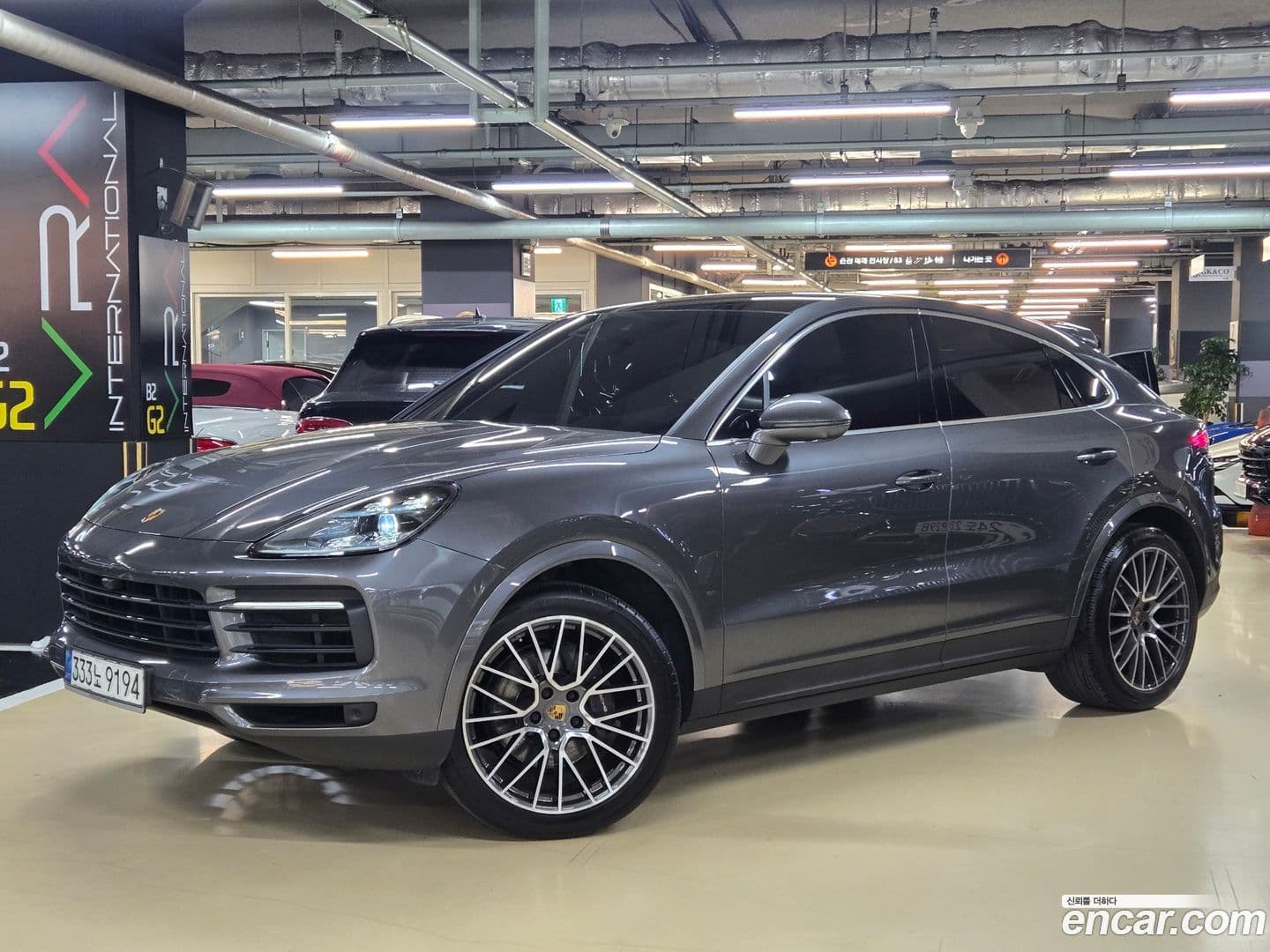 Main__Slider__Photo:Cayenne Porsche 2020.7-0