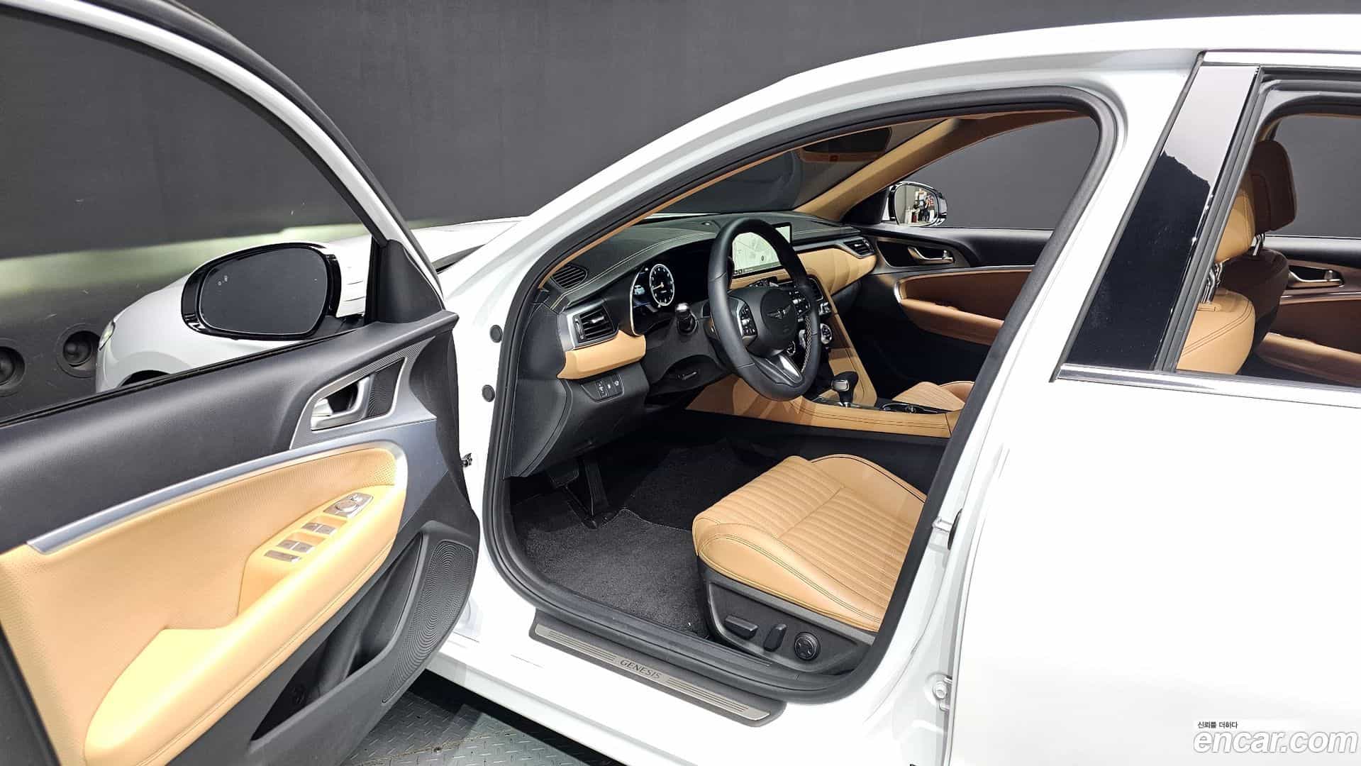 G70 Genesis 2022.11-INNER-010