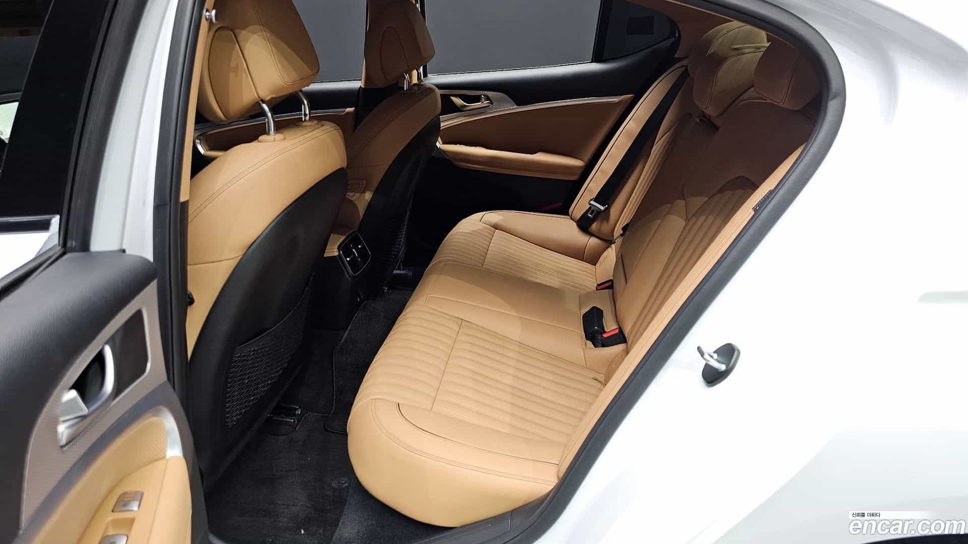 G70 Genesis 2022.11-INNER-036