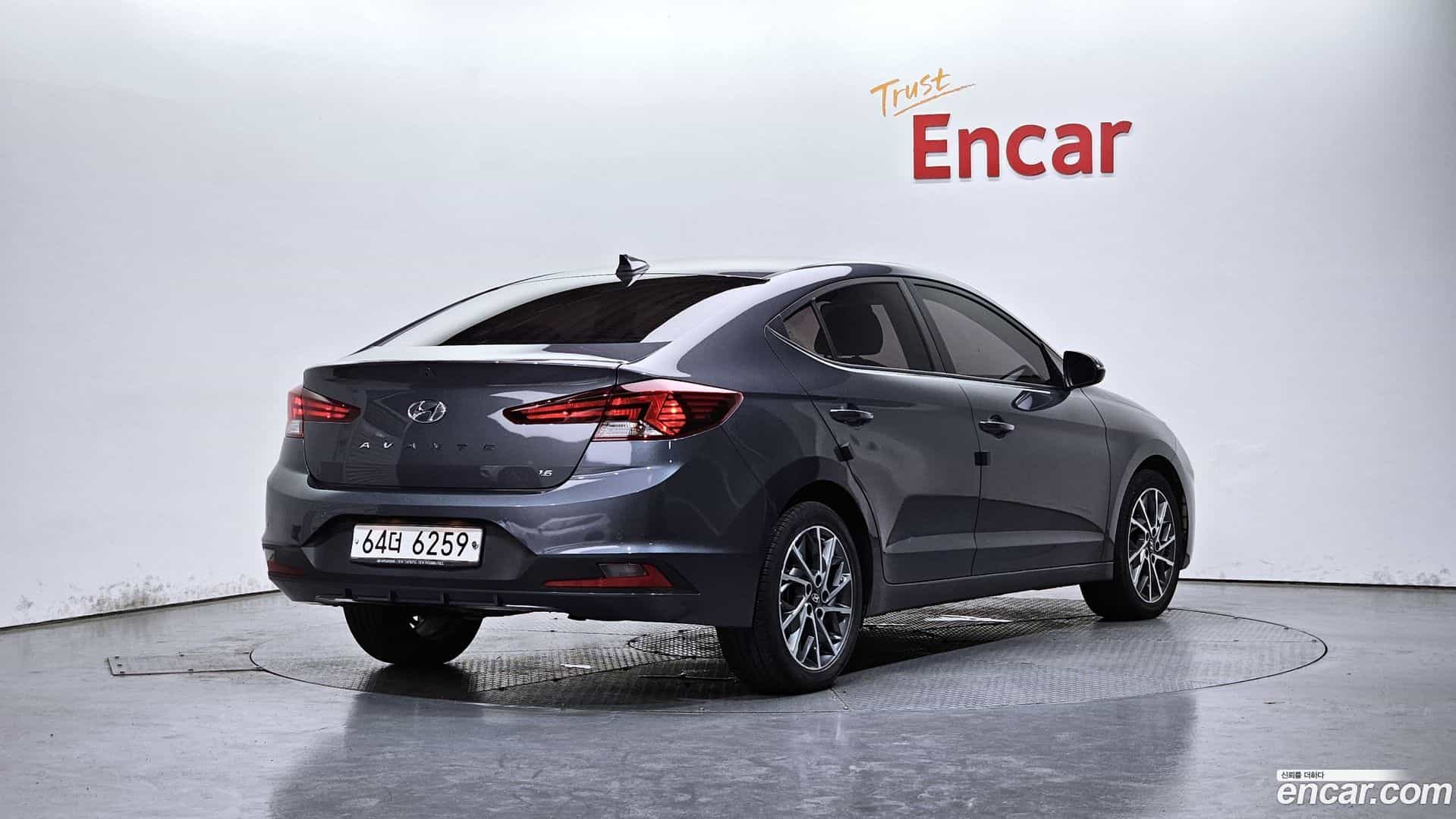 AVANTE Hyundai 2019.0-OUTER-002
