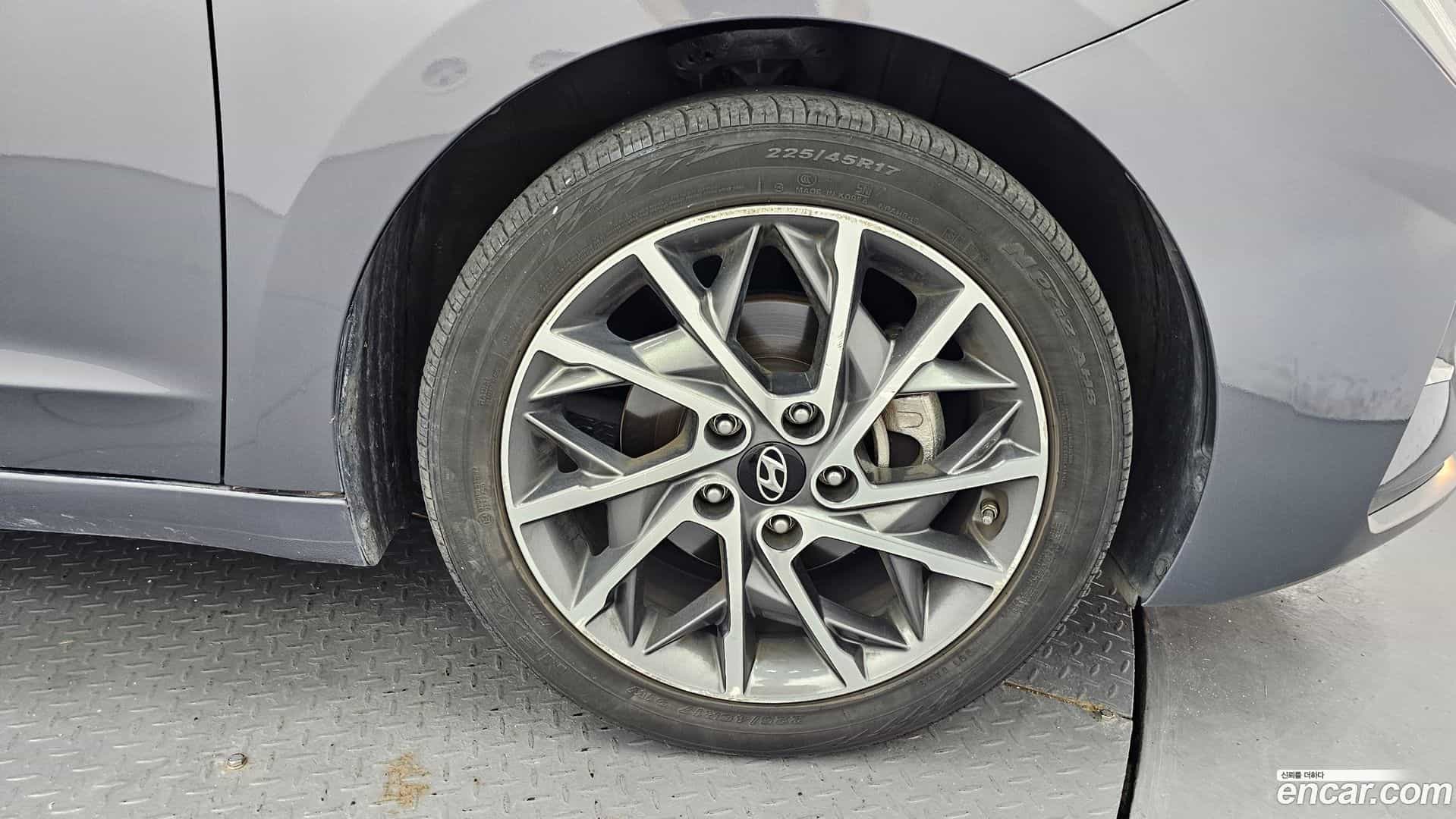 AVANTE Hyundai 2019.0-OUTER-005